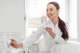 Proses Pembuatan Skincare: Tahapan dari Konsep Hingga Uji Efikasi 2026