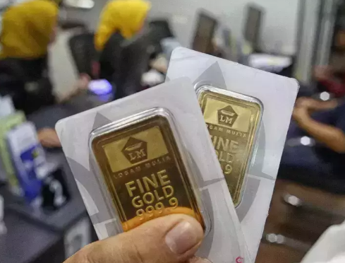 prediksi harga emas antam senin 2 februari 2026